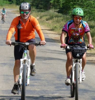 Mike and Berta Glodowski Cycling on the  tour with redspokes